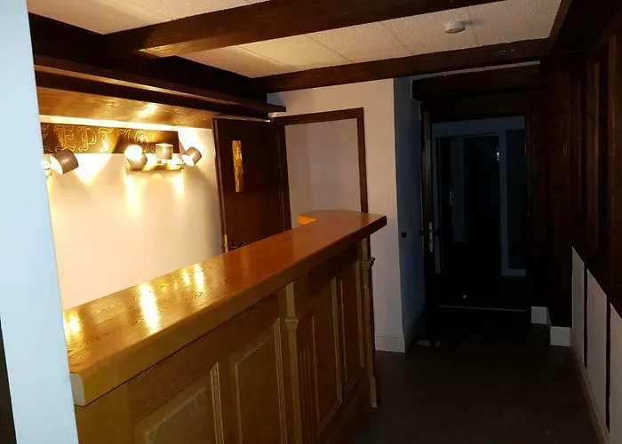 Krone Ug فندق 3*